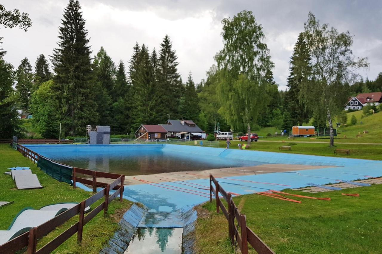 Apartment Enjoyharrachov - Atraktivni Klidny Klimatizovany 20 V Centru Harrachova S Parkovanim, Wifi-wlan, Sat, Herni Konzoli, Ipad, Netflix Zdarma, Moznosti Dobijeni Auta, Vyhledem Do Zahrady A Na Romanticky Kostelik *